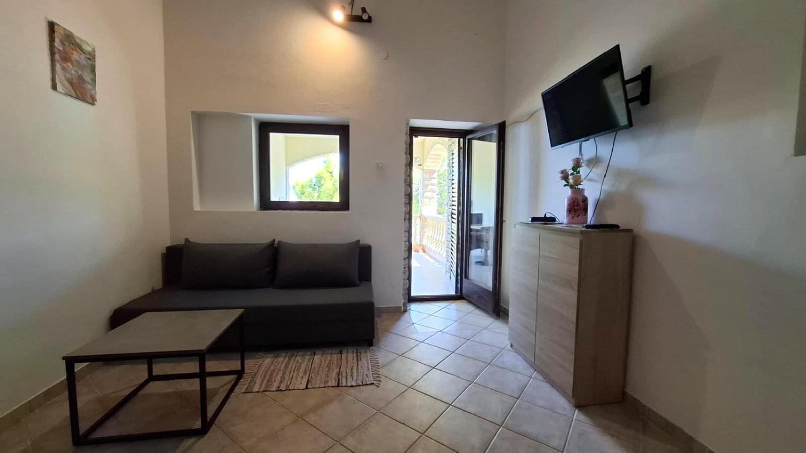 Apartman Karin Donji Karin Eksteriør billede