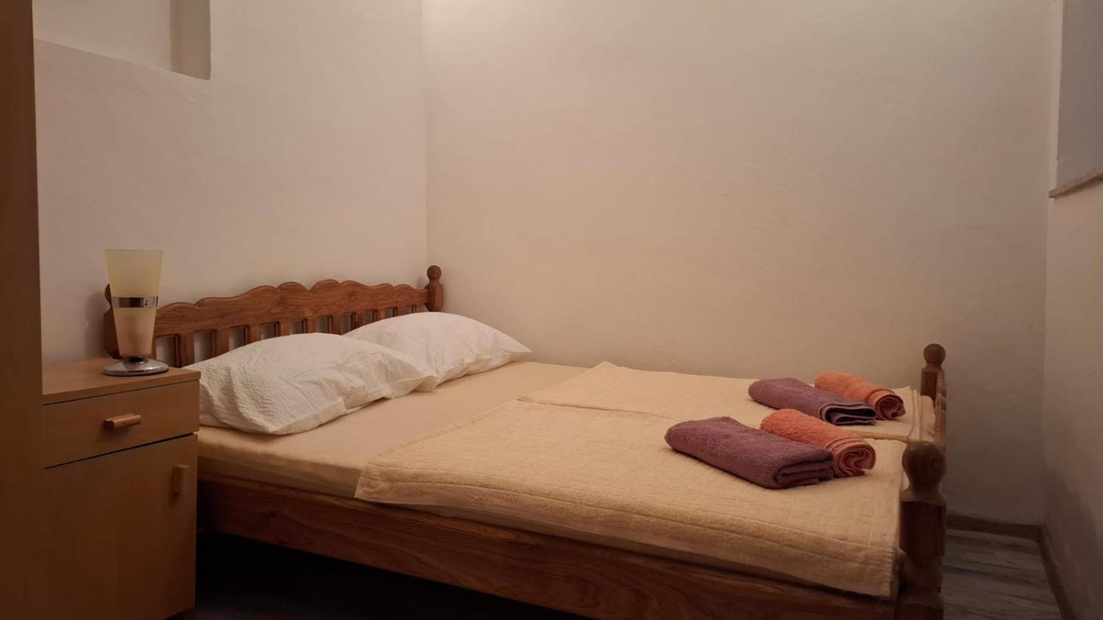 Apartman Karin Donji Karin Eksteriør billede